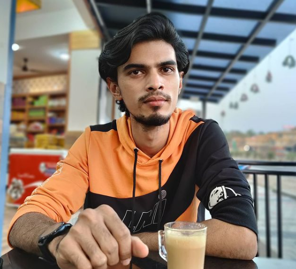 Suhail Vlogger Physical Appearance